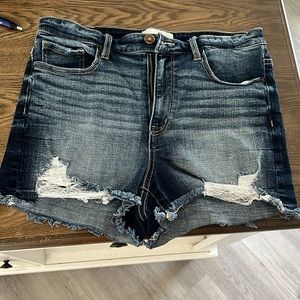 Jean shorts. Great condition. Worn maybe 5 times. From Buckle